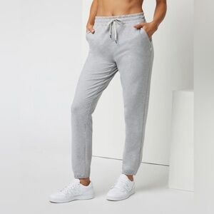 Vuori Size XS Heather Gray Granite Performance Jogger